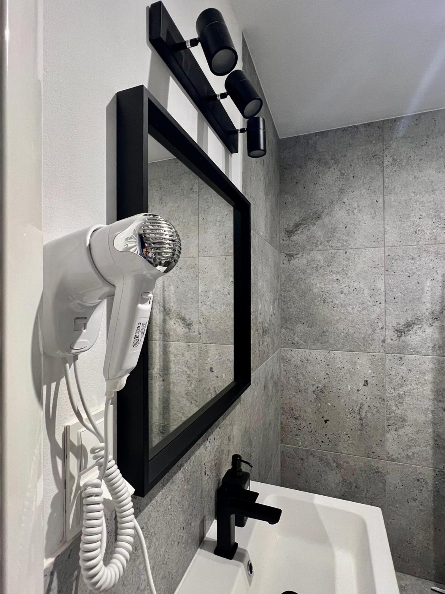 Apartament Przytuly 4, Self Check In, Parking, Blisko Lotniska 제수프 외부 사진